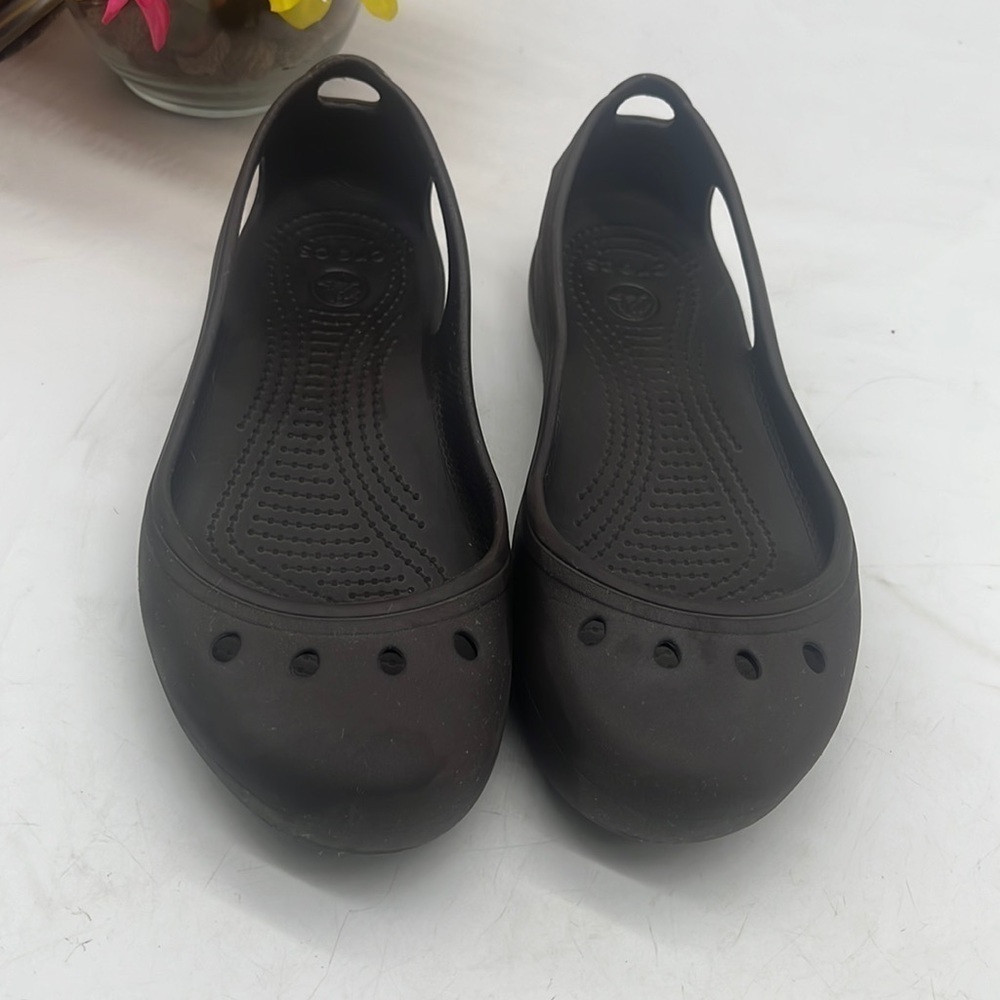 CROCS Brown sling back flat Size 8 CR4739